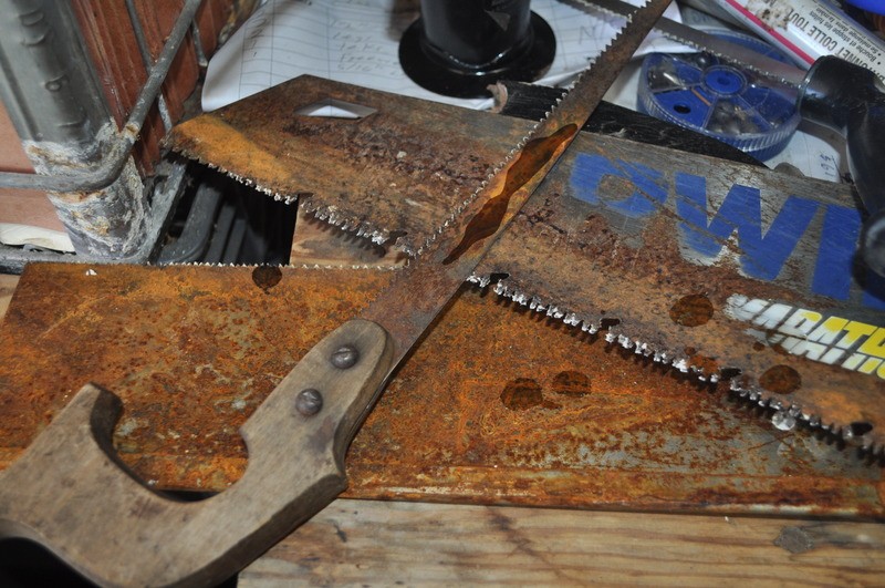 What's a good way to get rid of rain surface rust on tools left outside