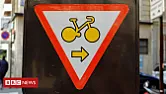 Paris allows cyclists to 'Turn Right On Red'  | &laquo; previous thread